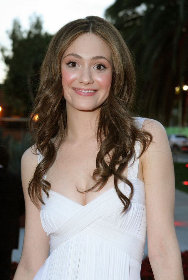 REAGERTE: Emmy Rossum klarte ikke å dy seg da Gisele la ut ammebilde på nettet. Foto: All Over Press REAGERTE: Emmy Rossum klarte ikke å dy seg da Gisele la ut ammebilde på nettet. Foto: All Over Press